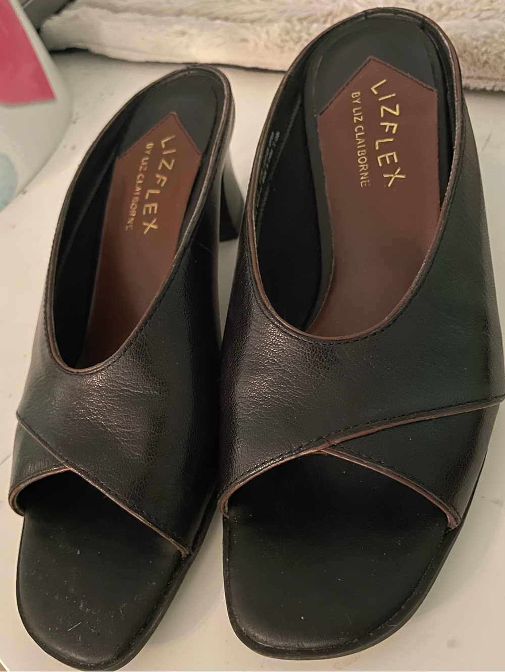 Liz Claiborne LizFlex Black Leather Open-Toe Block Heel Mule